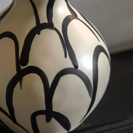 Black & Cream Curvaceous Vase - The Farthing