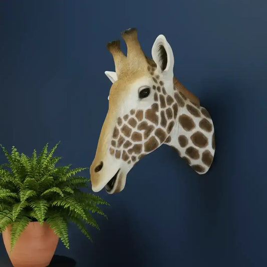 decorative-wall-mounted-giraffe-head
