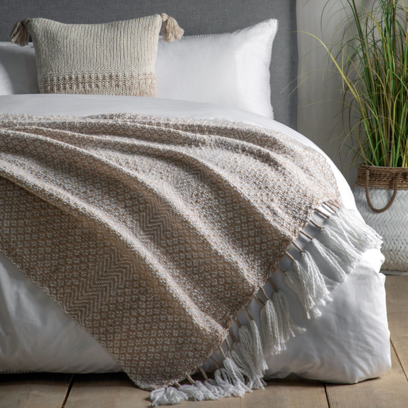 Natural Detailed Woven Throw with Tassels - The Farthing