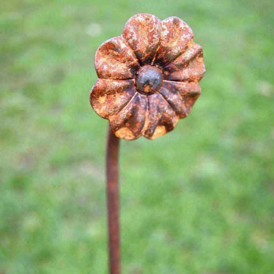 Rusty Flower Garden Plant Pot Pin - The Farthing