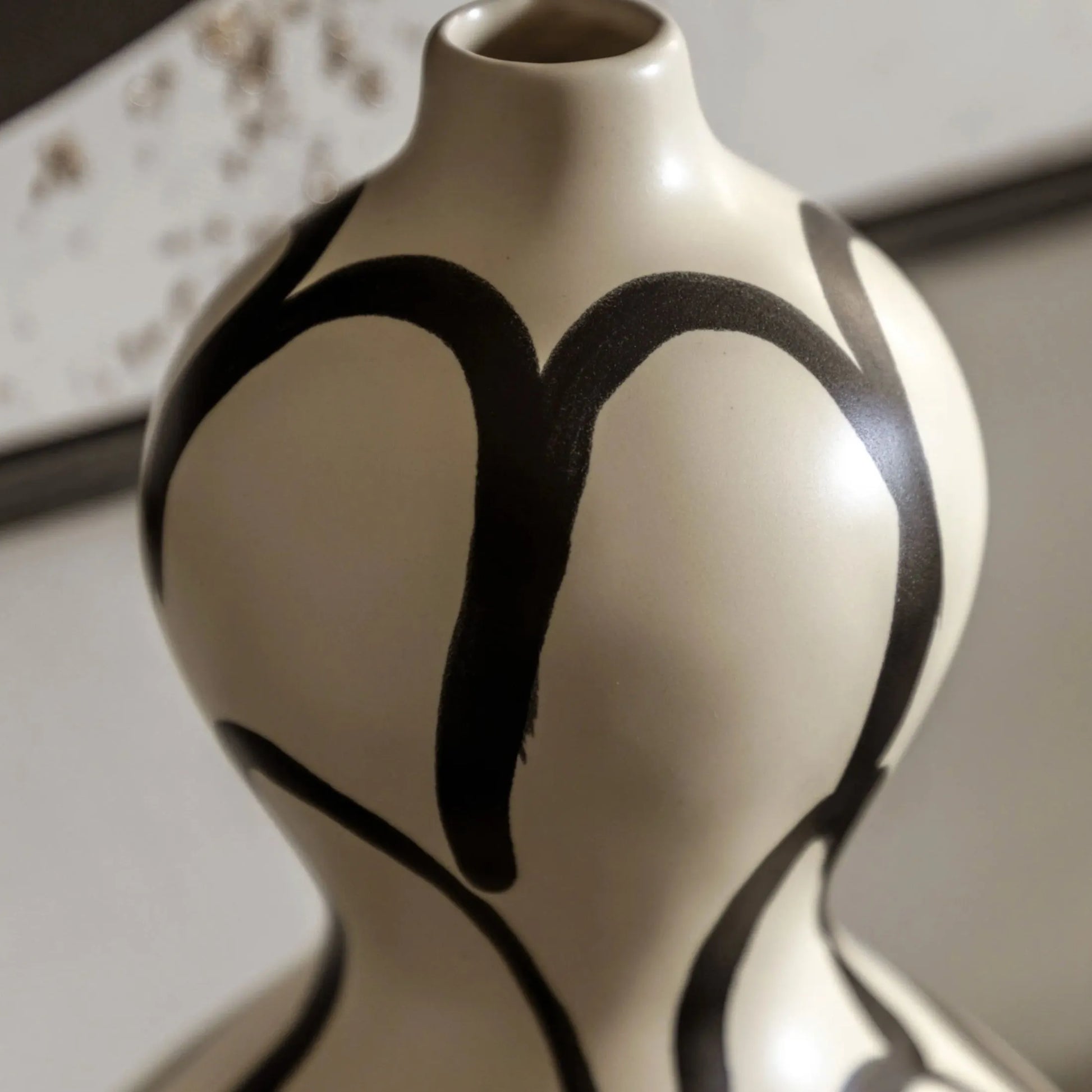 Black & Cream Curvaceous Vase 6