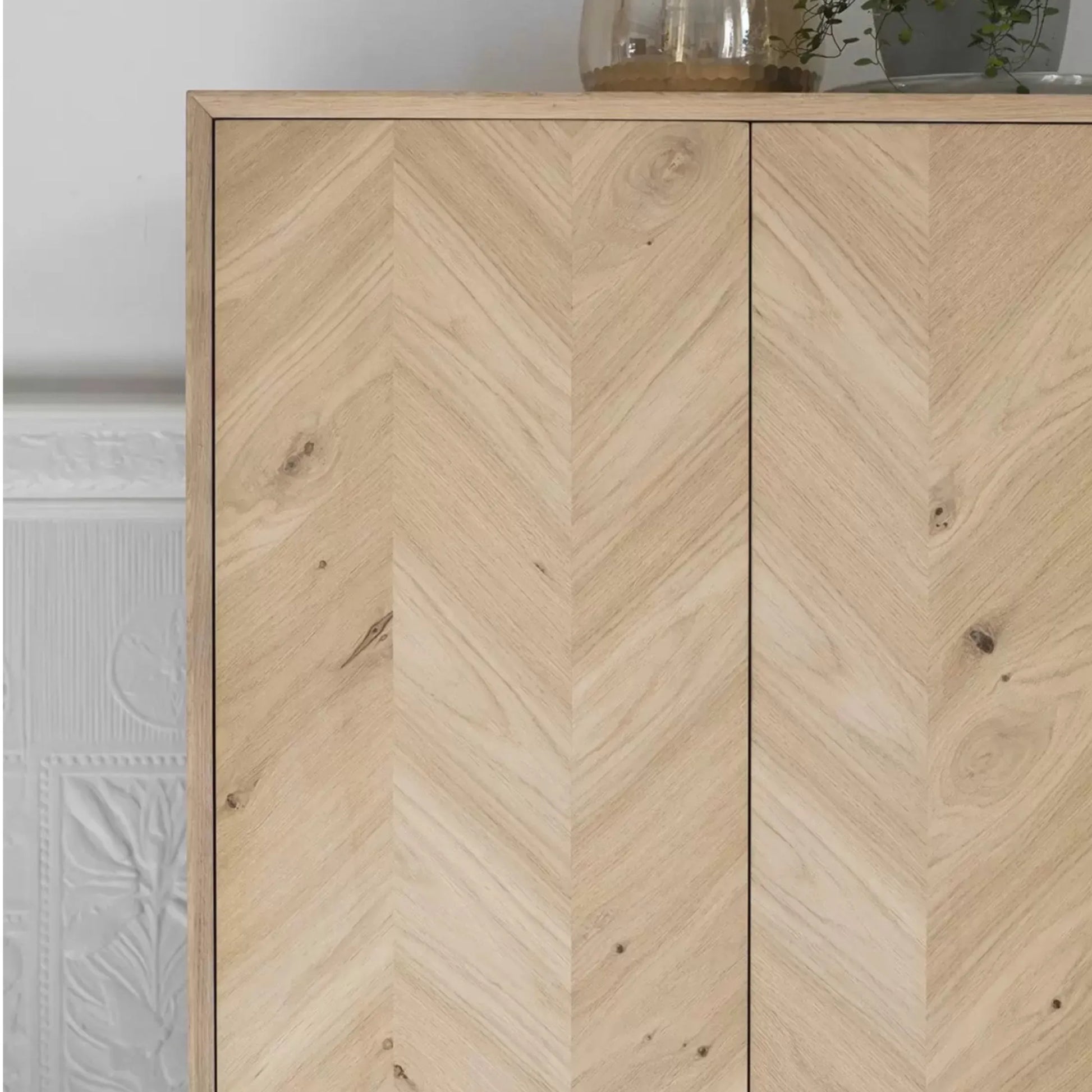 Chevron Fronted Oak 2 Door Cocktail Drinks Cabinet 2