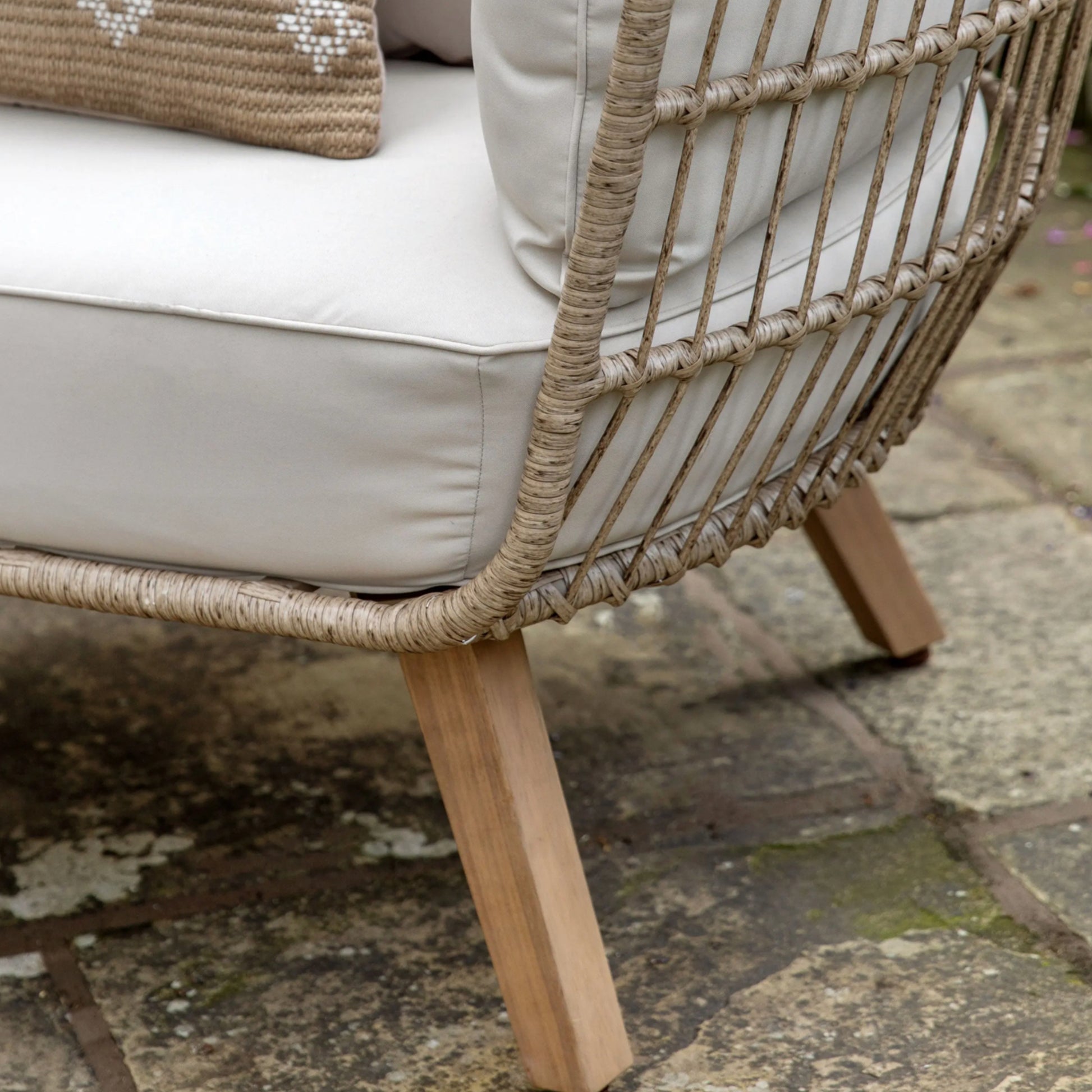 Garden Brown PE Wicker Egg Chair