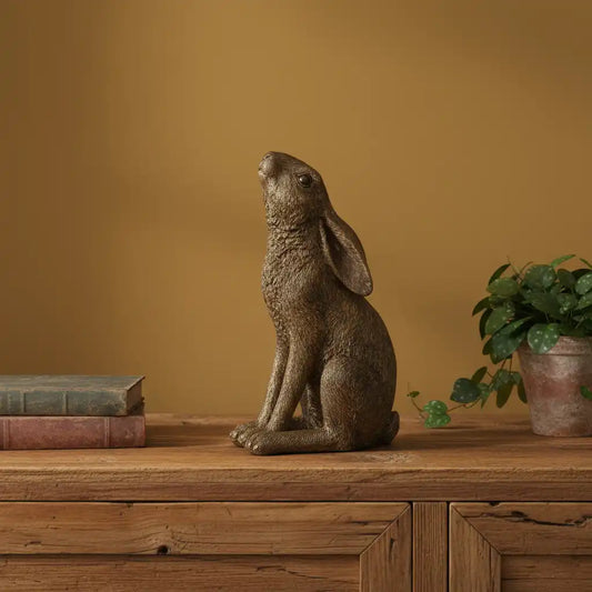 Golden_Poised_Hare_Ornament