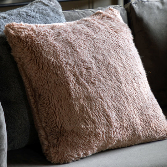 Luxurious Mauve Faux Fur Cushion 4