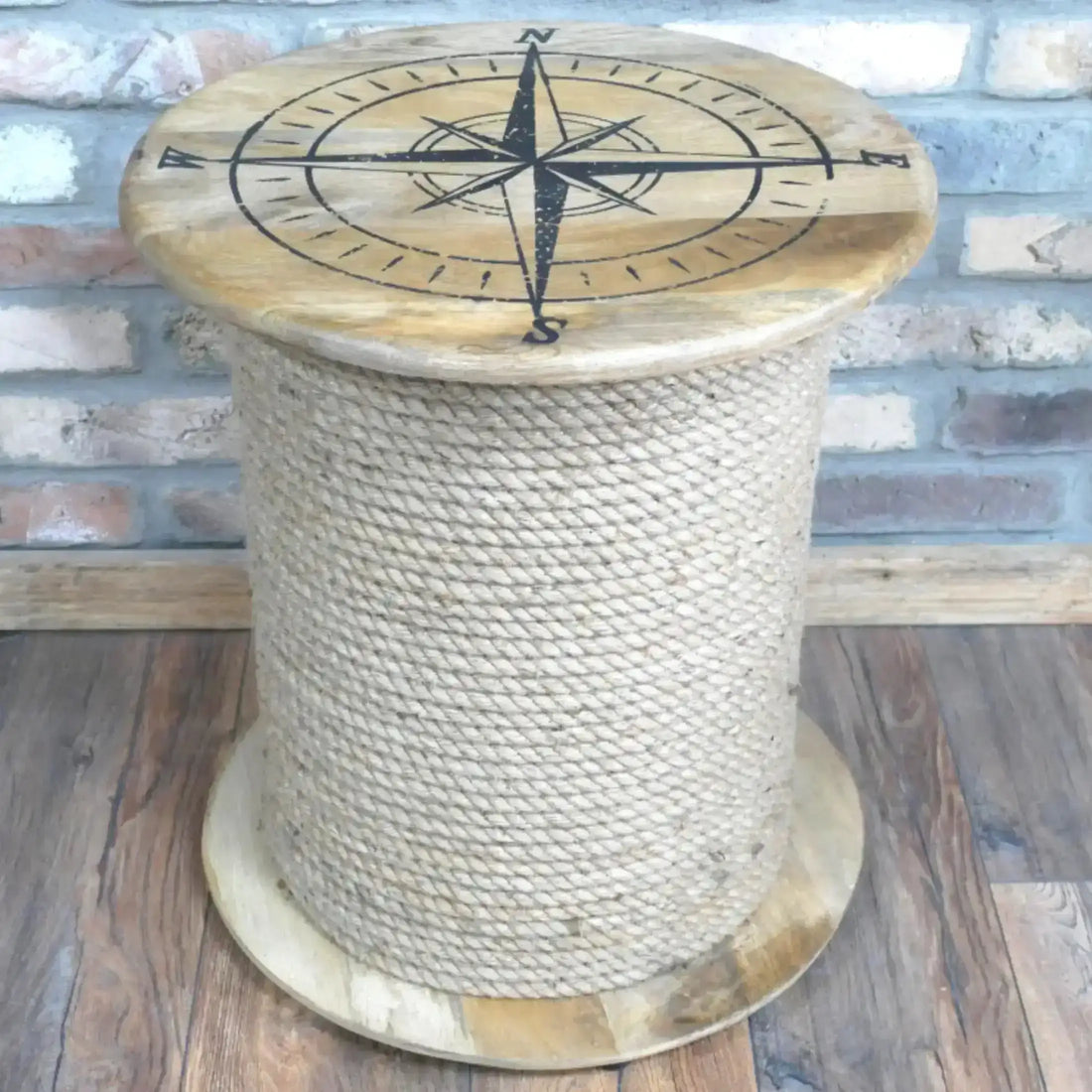 Round Nautical Rope & Wood