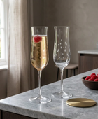 Set of 2 Etched Star Champagne Flutes