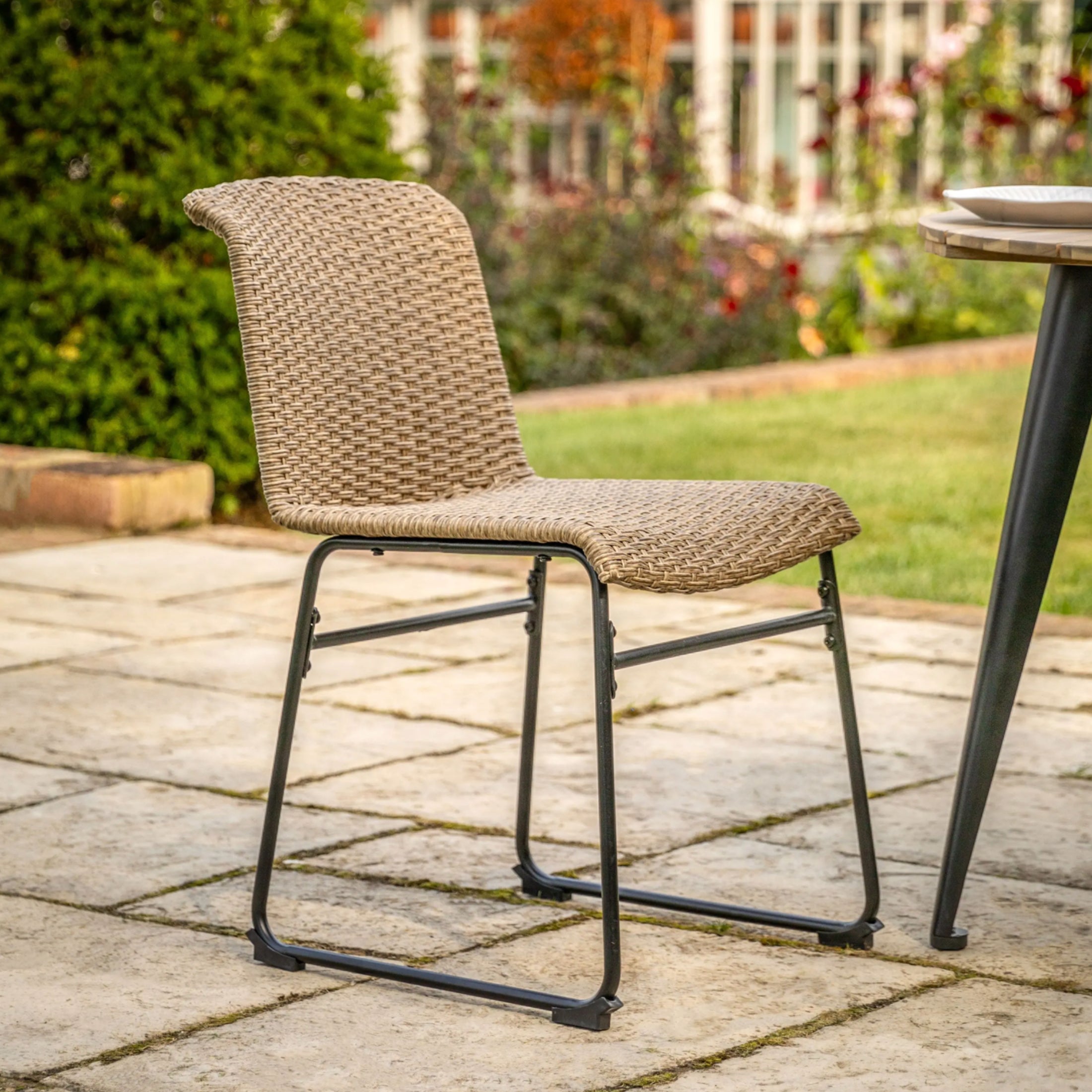 Set of 2 Faux Rattan Garden Dining Chairs 1