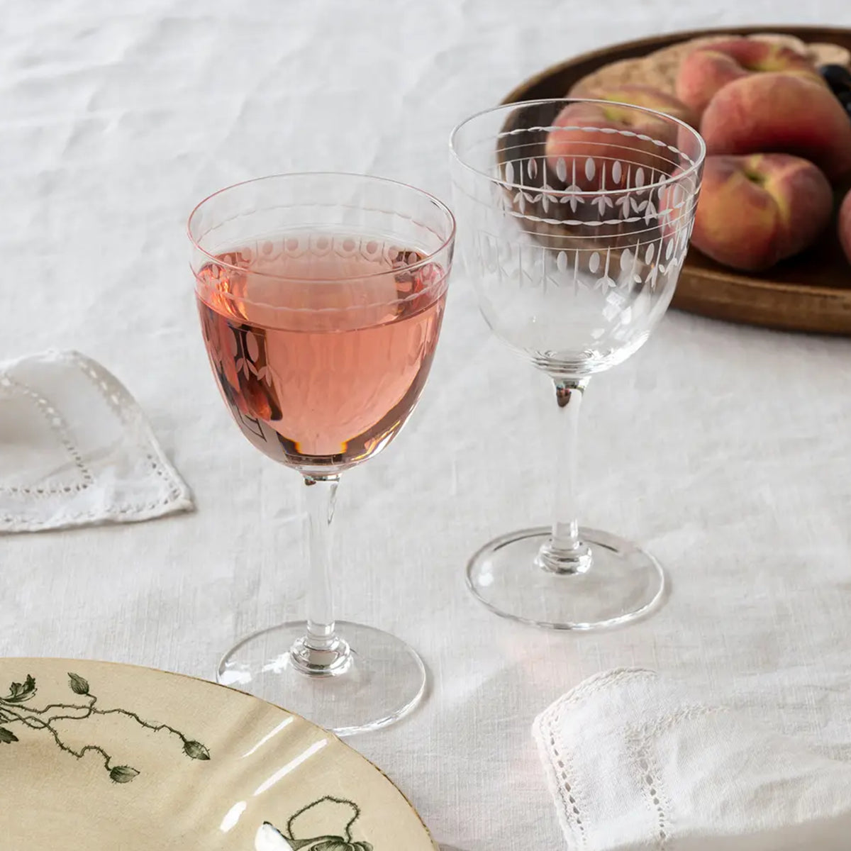 Set of 2 Vintage Etched Wine Glasses – Clear Retro Style Stemmed Glassware 4