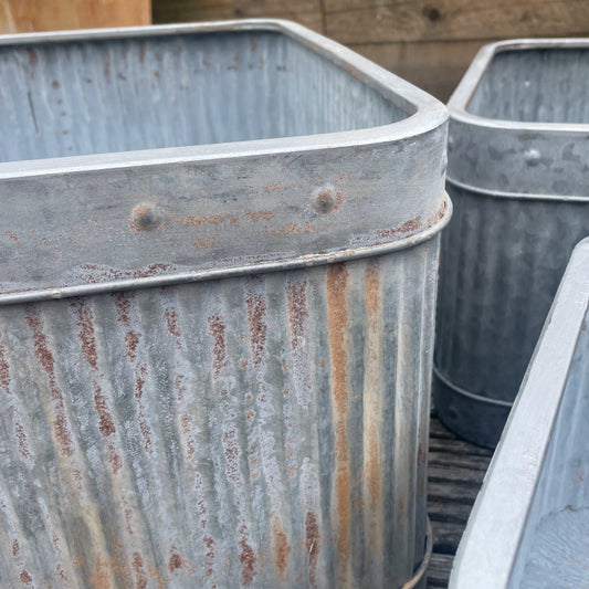 Set of 3 Distressed Square Ribbed Planters