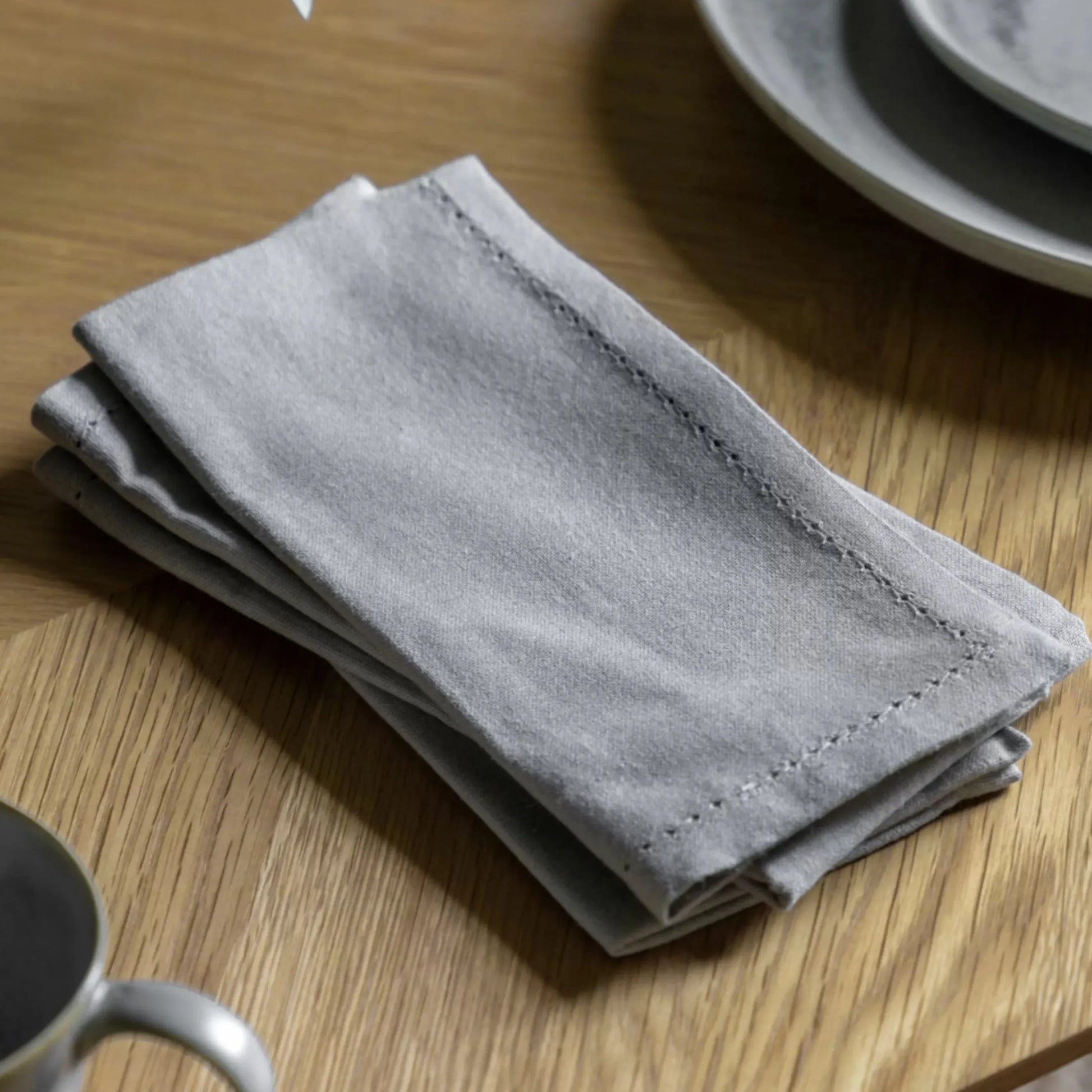 Set of 4 Dove Grey Cotton Napkins 4