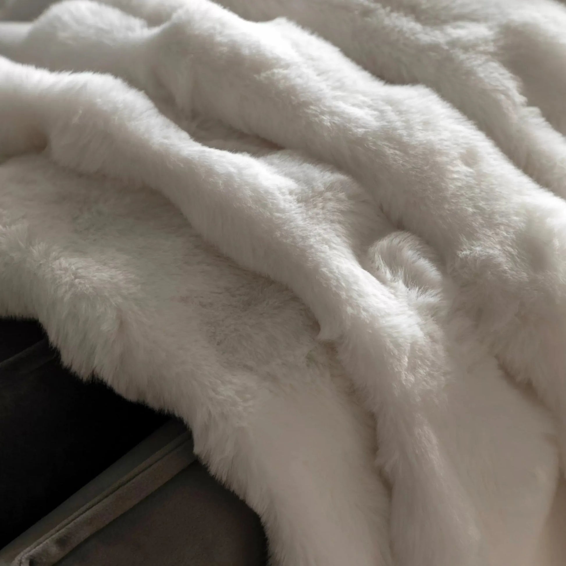 Super Soft Cream Faux Fur Throw 5