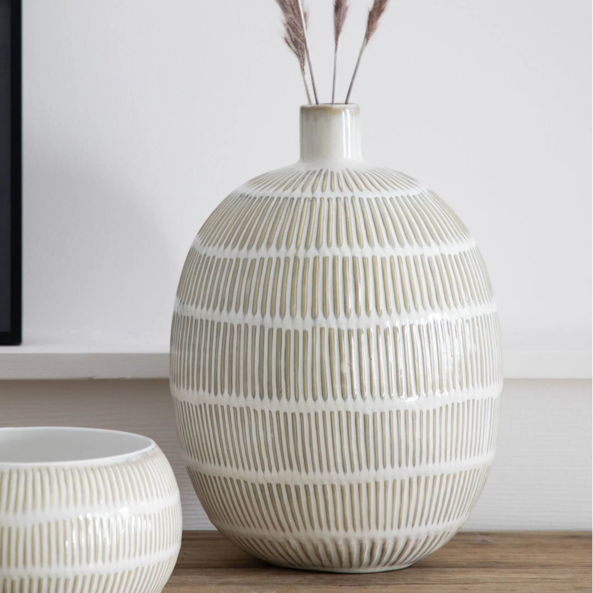 Textured Pattern Stoneware Vase 1