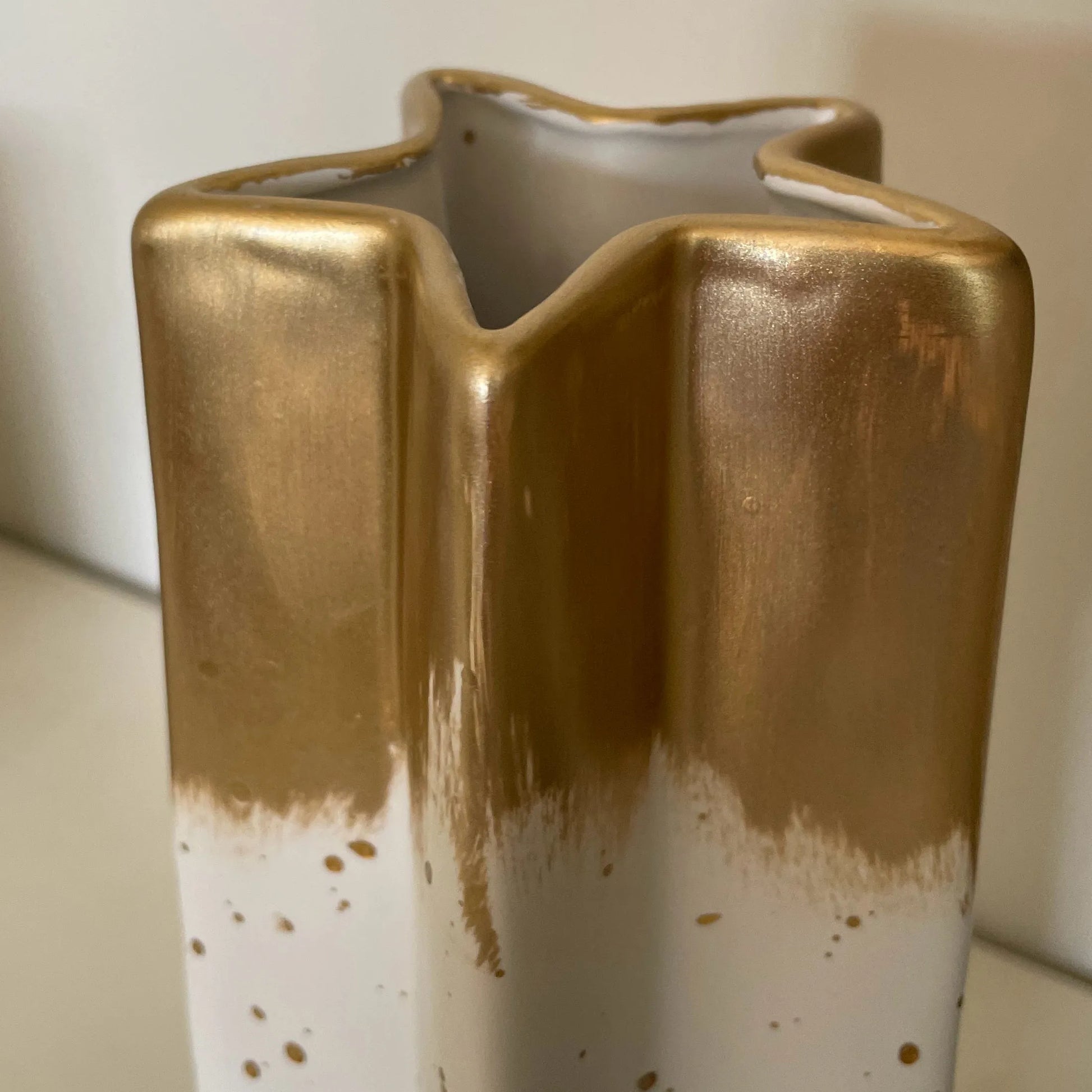 White and Gold Star Vase 5