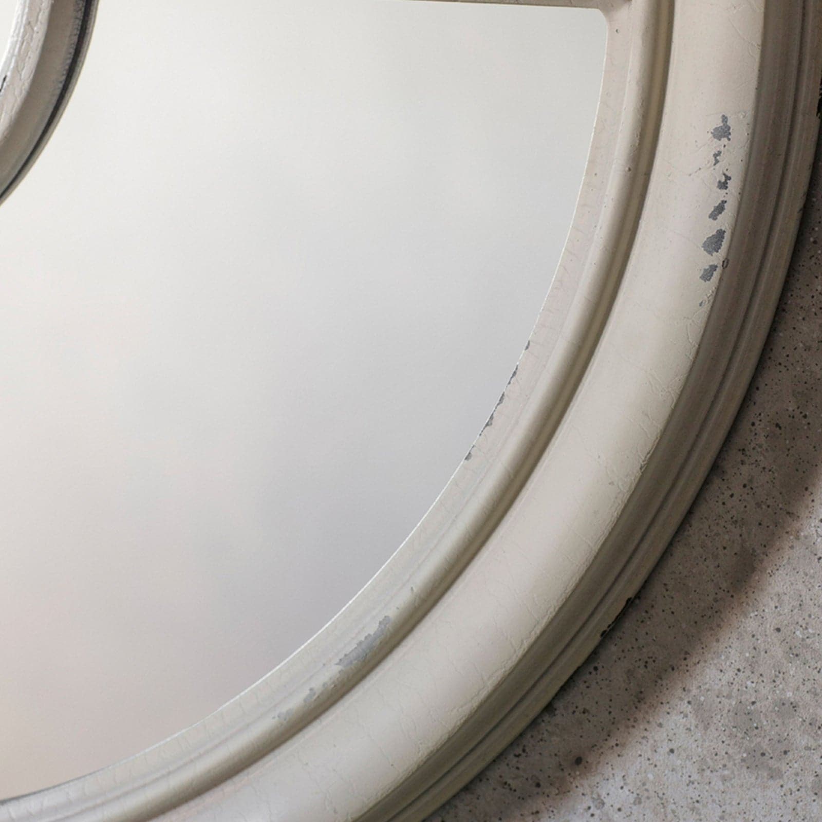 Distressed White Round Window Mirror - The Farthing