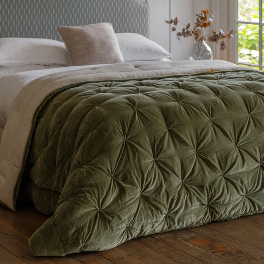 Green Pinch Quilt Bedspread - The Farthing