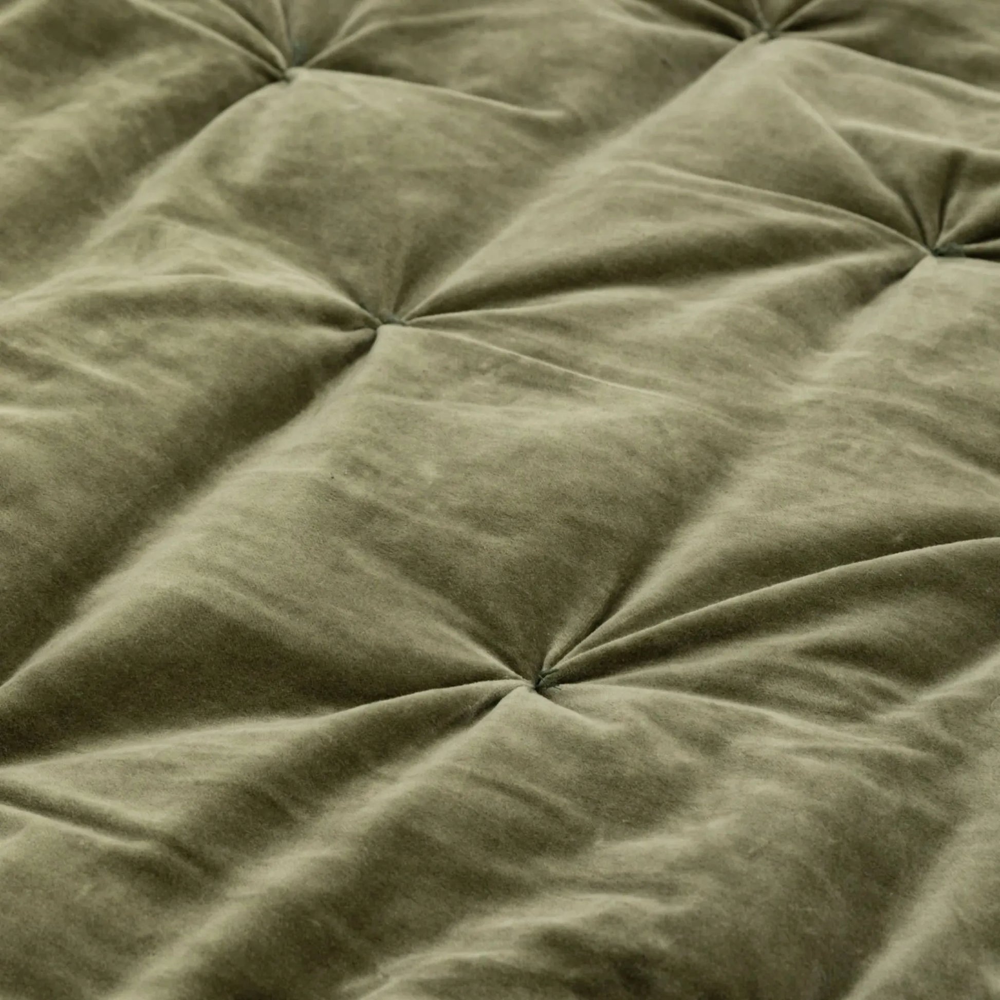 Green Pinch Quilt Bedspread - The Farthing