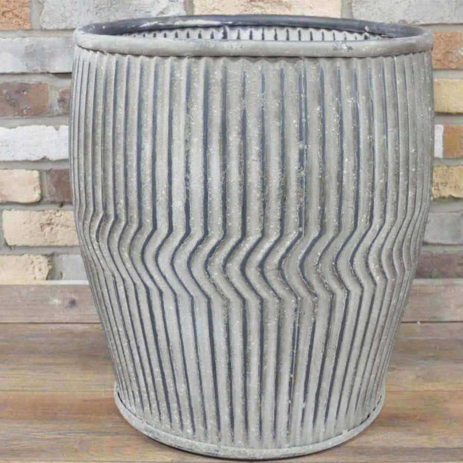 Large Rustic Ribbed Planter - The Farthing