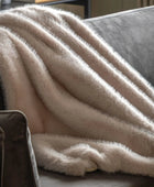 Oatmeal Faux Fur Throw - The Farthing
