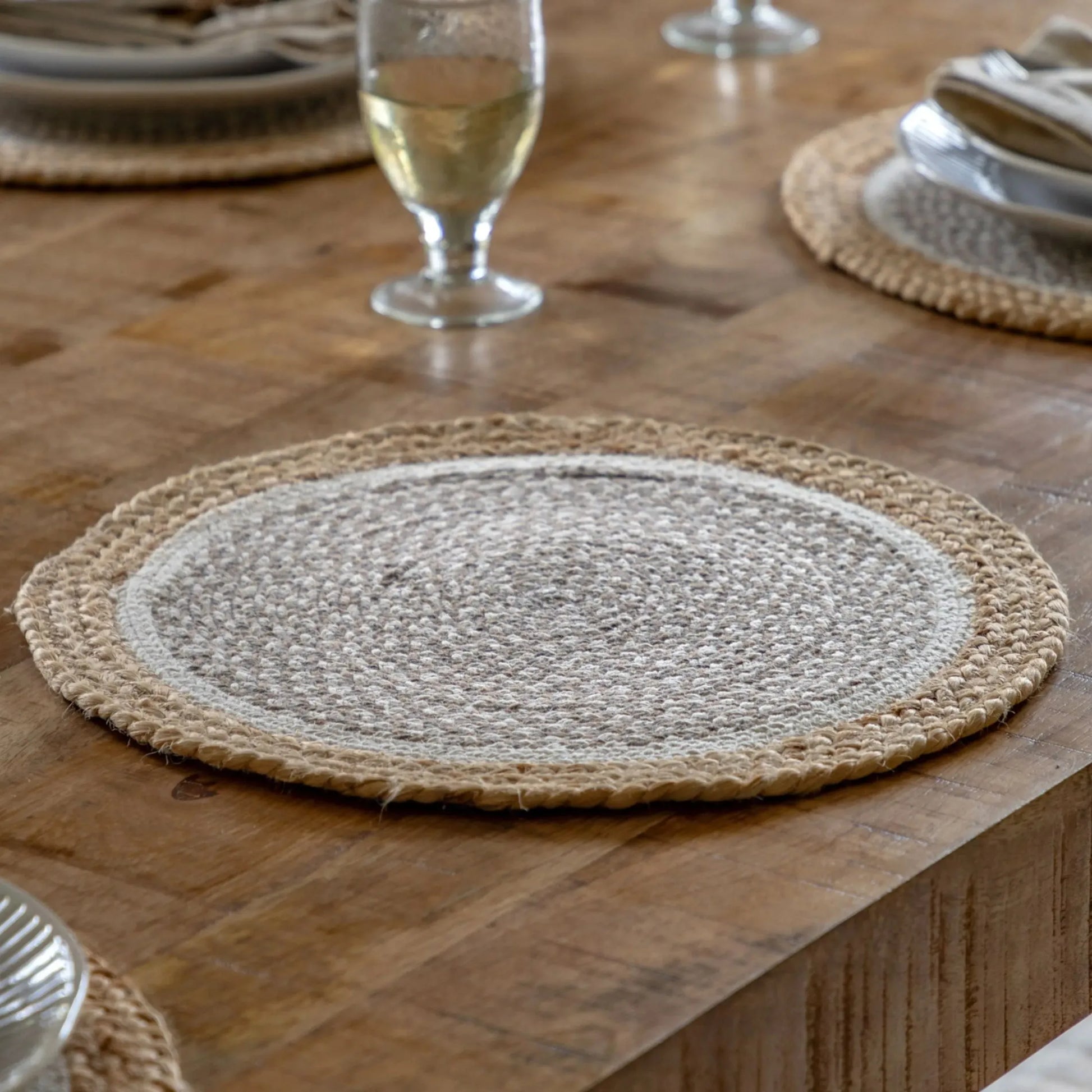 Set of 4 Natural Weave Round Placemats - The Farthing