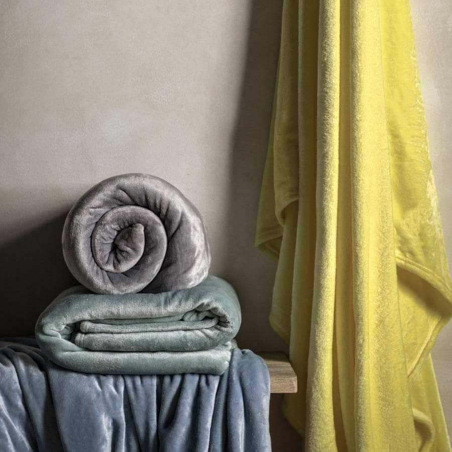 Soft Fleece Throw - Choice of Colours - The Farthing