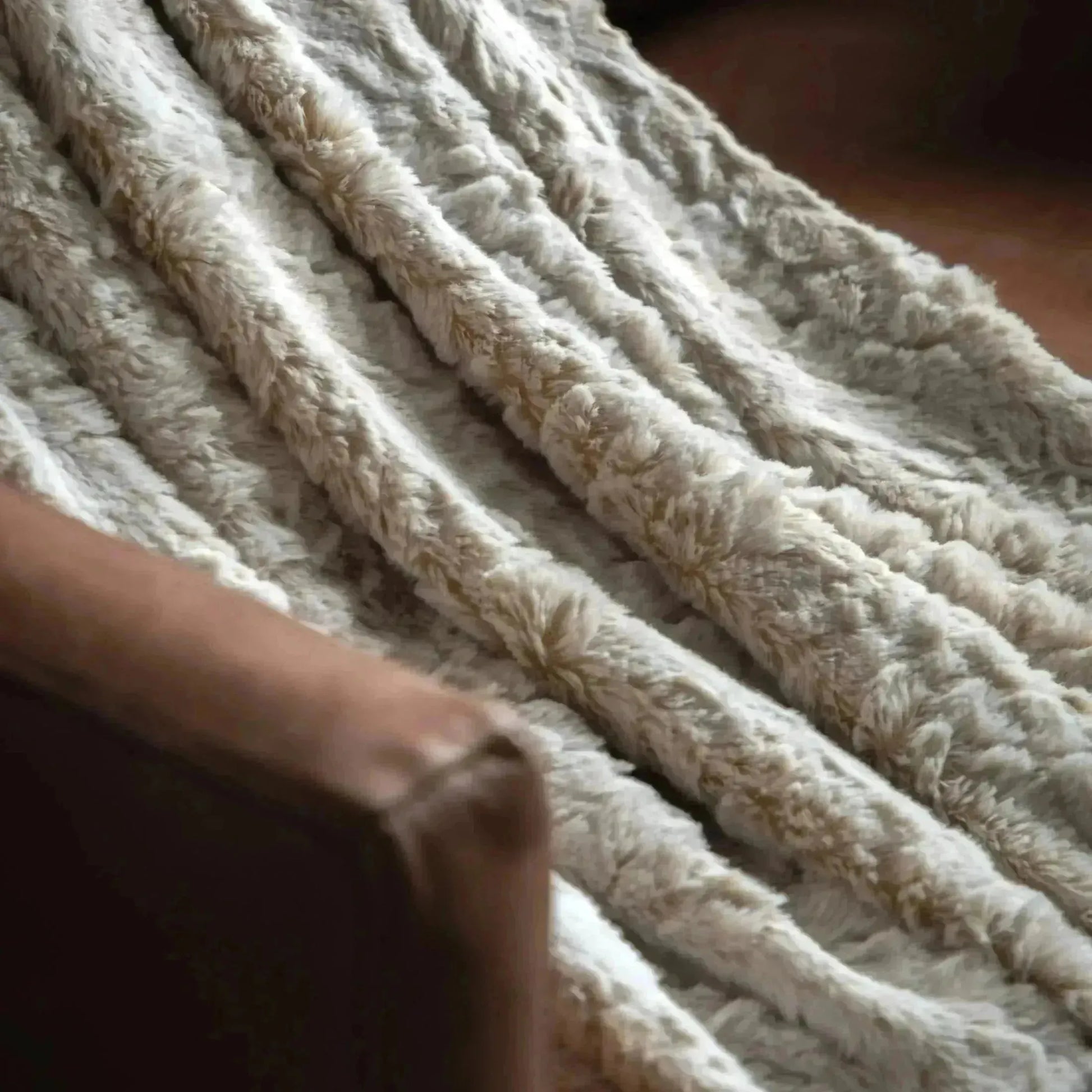Super Soft Neutral Colour Faux Fur Throw - The Farthing