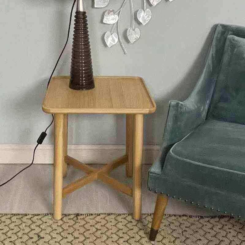 Lipped Top Oak Side Table - The Farthing