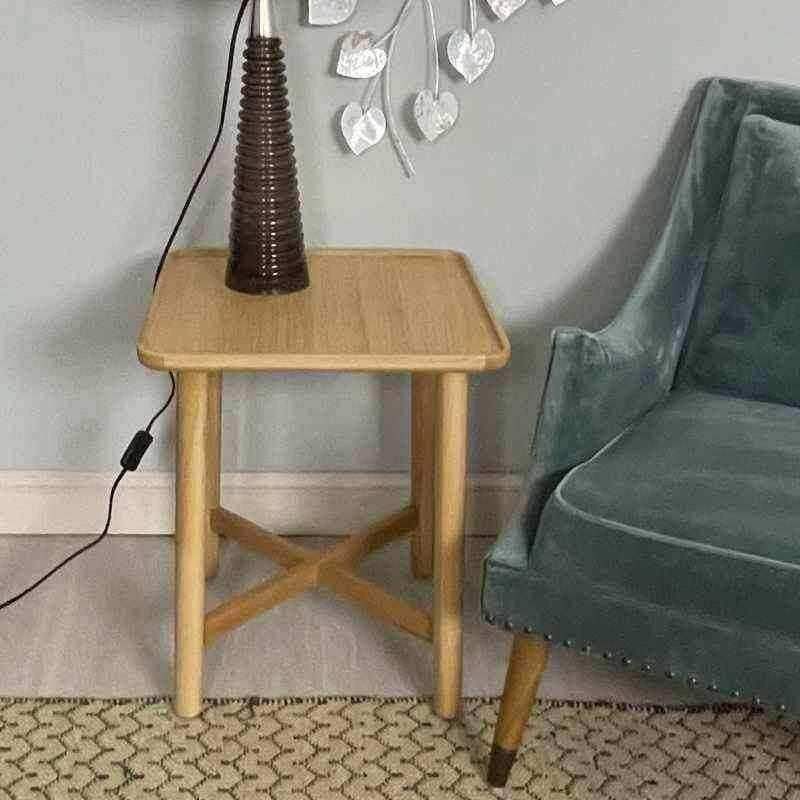 Lipped Top Oak Side Table - The Farthing