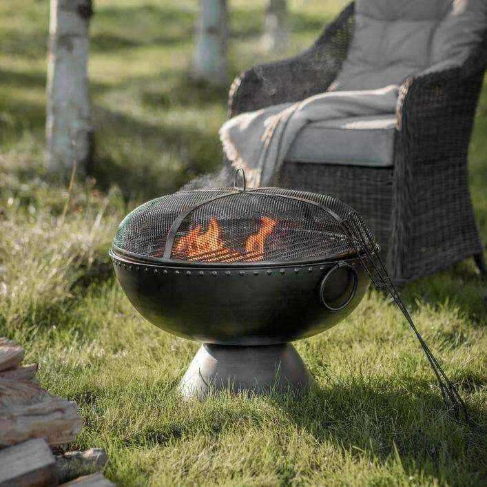 Traditional Style Fire pit with Mesh Lid - The Farthing
